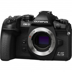 Olympus OM-D E-M1 Mark III body (czarny) + lampka Manbily MFL-06 Mini za 1zł
