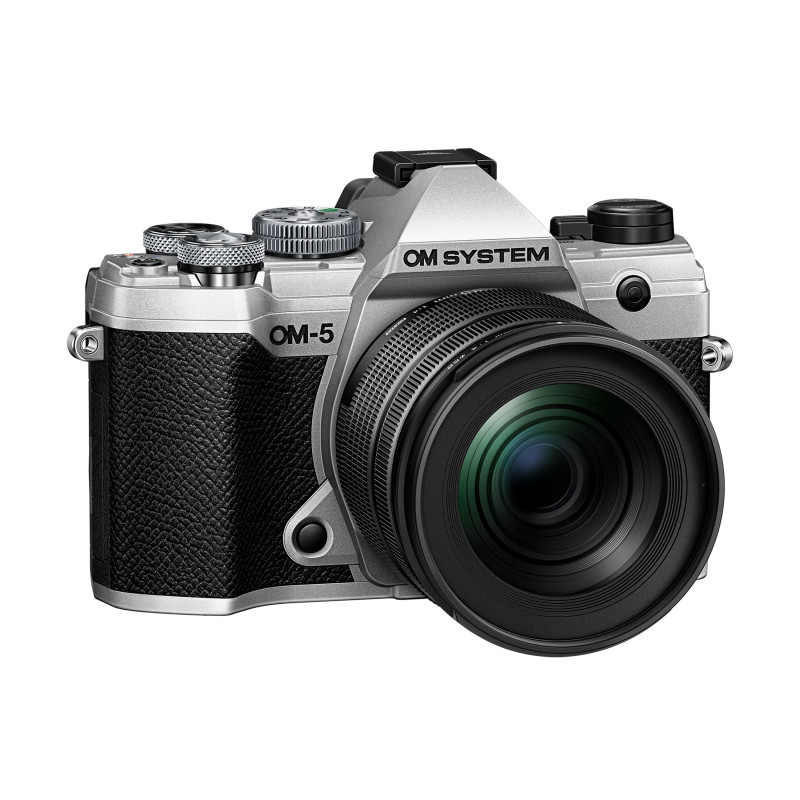 OM SYSTEM OM-5 z ob M.Zuiko Digital ED 12-45 mm f/4.0 PRO