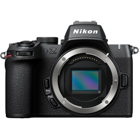 Nikon Z50 II z obiektywem 16-50mm f/3.5-6.3 VR i 50-250mm f/4.5-6.3 VR
