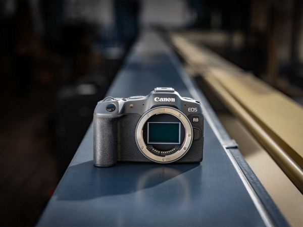 Canon EOS R8