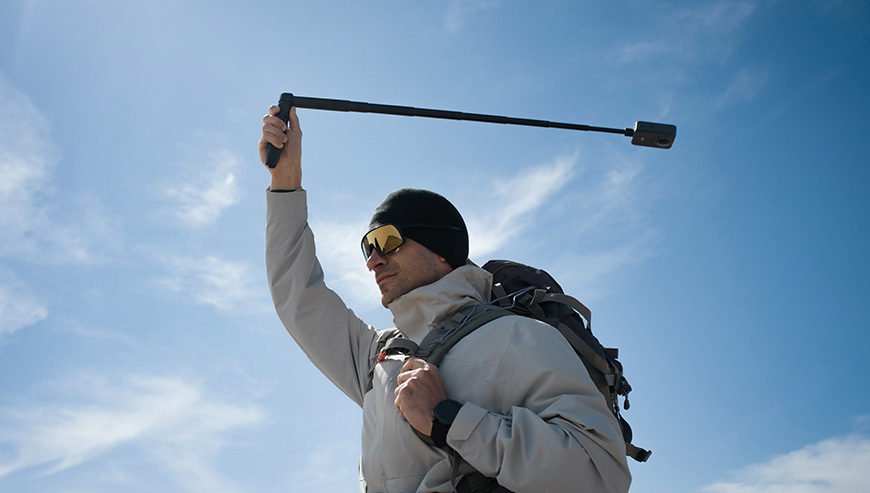 Efekt trzeciej osoby? Invisible Selfie Stick zrobi to za Ciebie