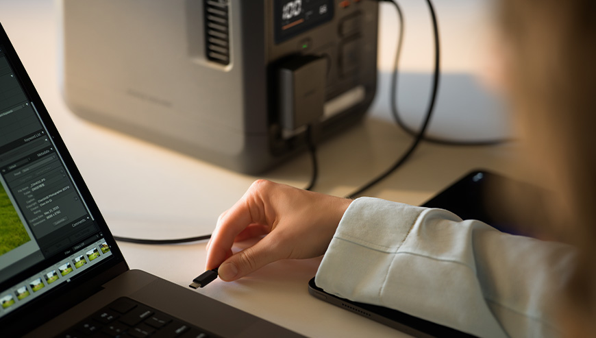 Zintegrowany kabel – wygoda ładowania bez dodatkowych akcesoriów