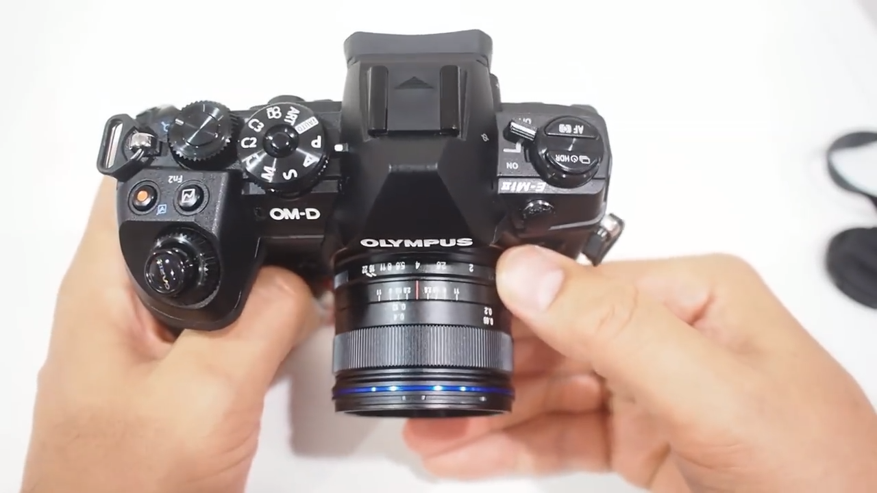 Laowa 7,5 mm f / 2 MFT
